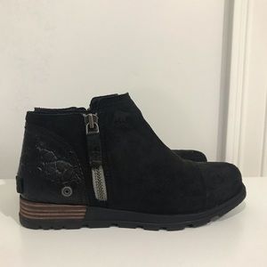Black Sorel Major Low Ankle Boots